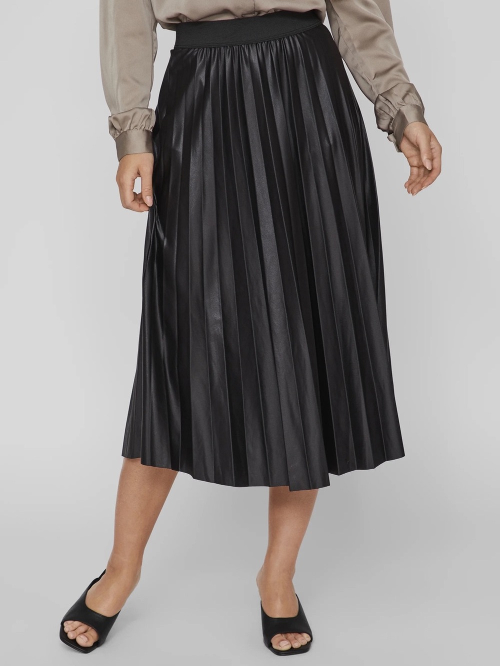 Pleated Thick Satin-Like Midi Skirt - Black